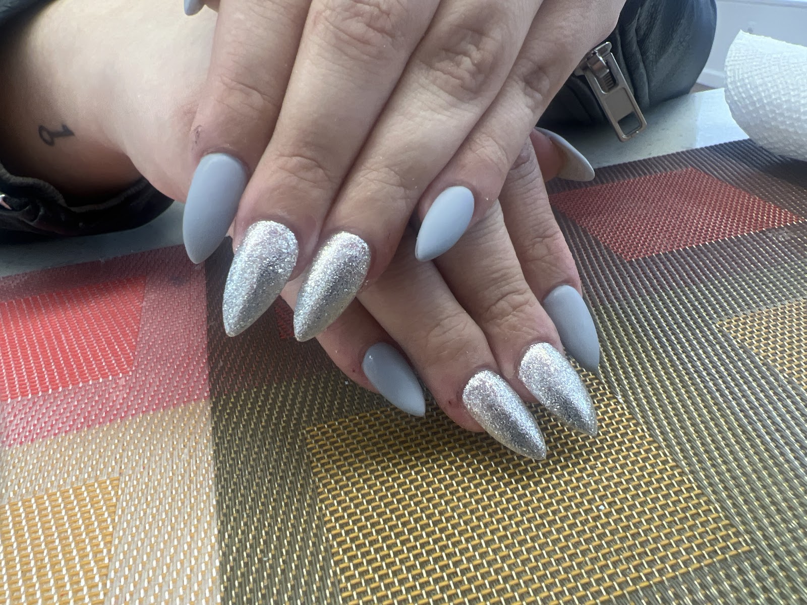 Fashion Diva Nails Spa logo